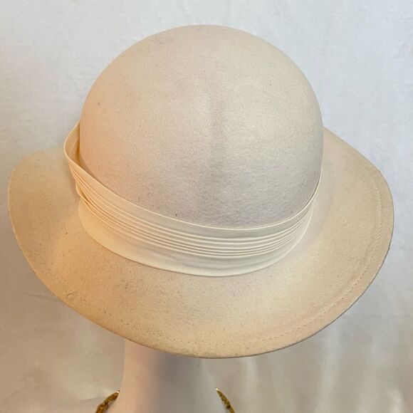 Vintage Cream Felted 1960s Ladies’ Hat - Picture 8 of 14